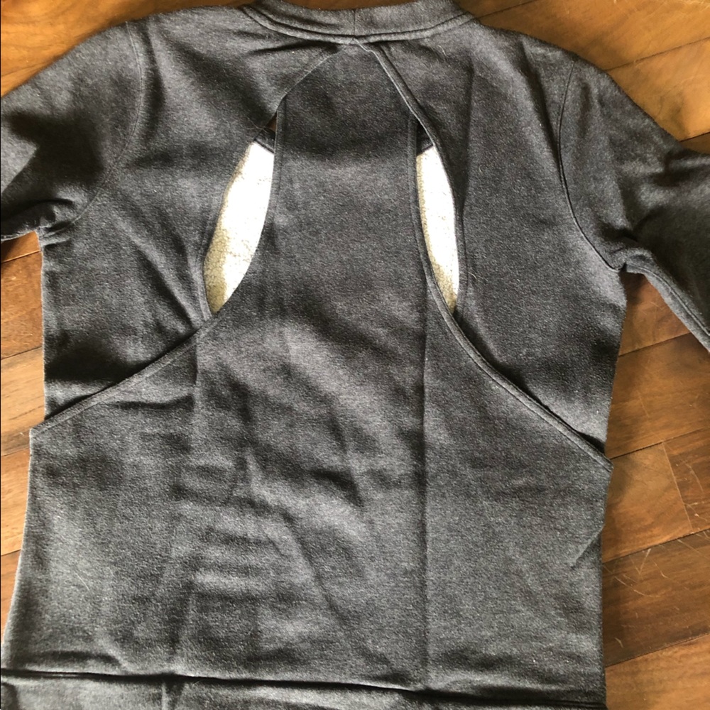 Lulu sweatshirt with open back